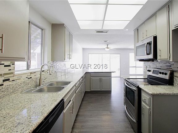 4th image of 4215 Snead Dr