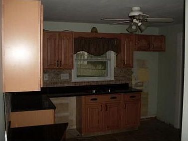 2nd image of 515 Conant St
