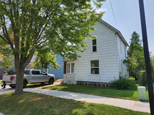 46 Bridge St, Petoskey, MI 49770