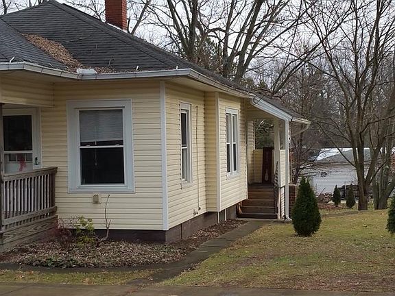 2nd image of 116 N Mill St