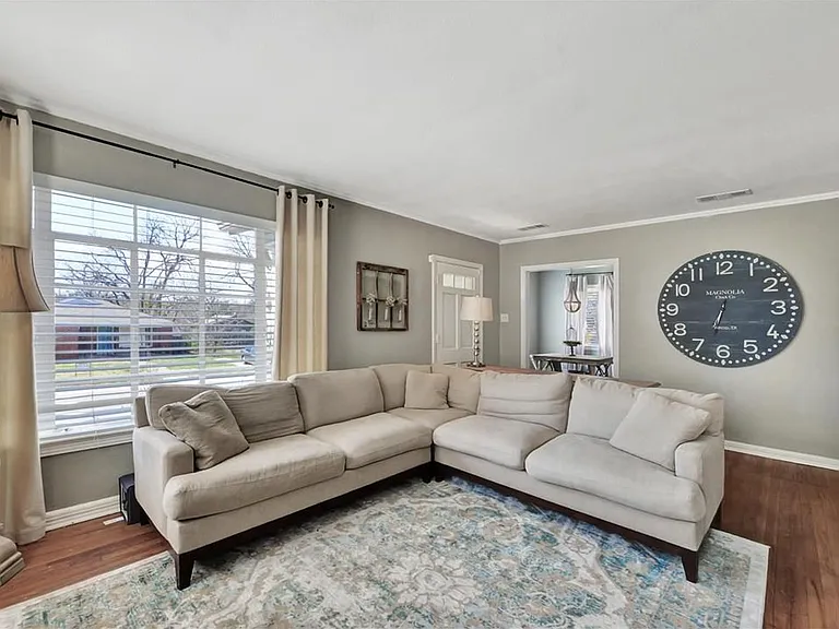 2521 Forest Park Blvd — Photo 5