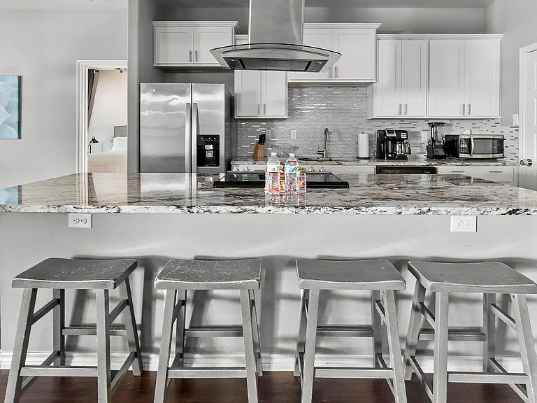 2447 Wilton Ave — Photo 1