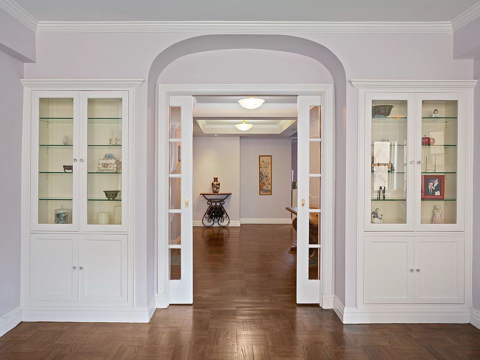 1st image of 415 E 52nd St APT 8DC