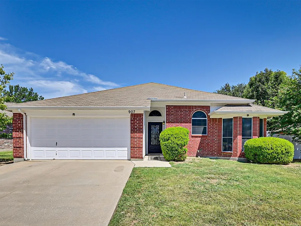 907 Clear Creek Dr