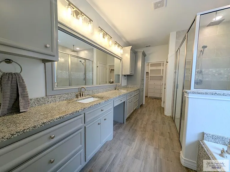 2602 Martell St — Photo 6