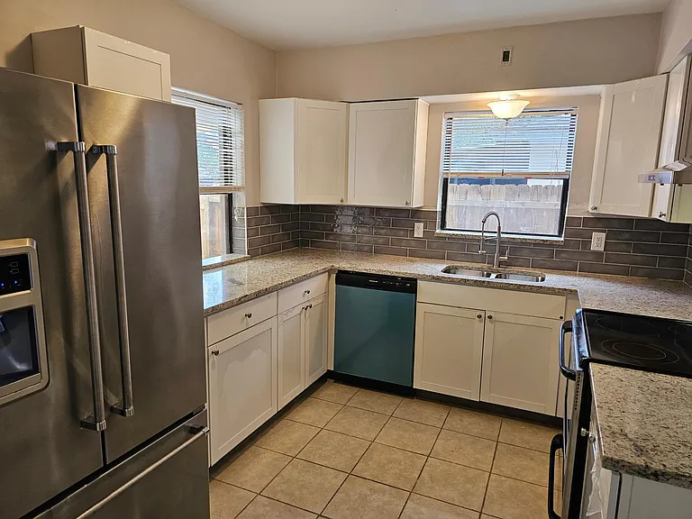 1273 Union St — Photo 11