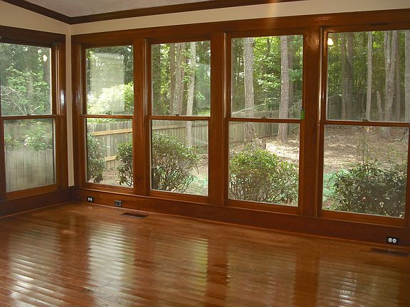 4th image of 1935 Coventry Way