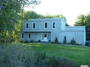 36 S Country Rd, Westhampton, NY 11977