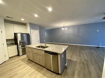 1st image of 2565 Fieldsway Dr #1