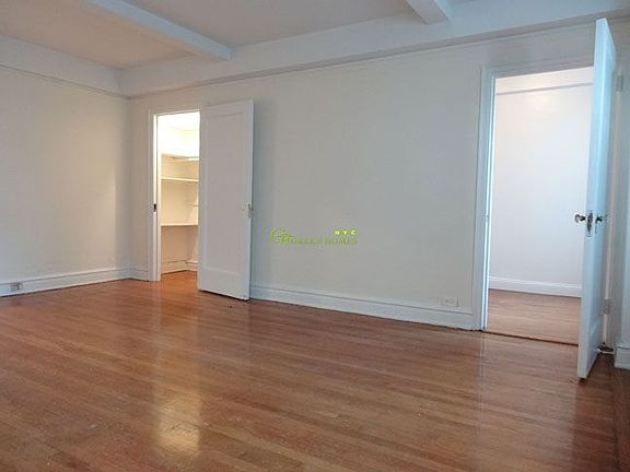 3rd image of 455 W 34th St APT 7B