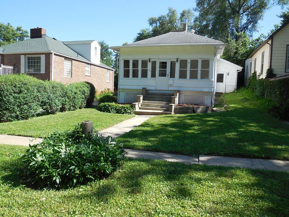 1st image of 915 2nd Ave