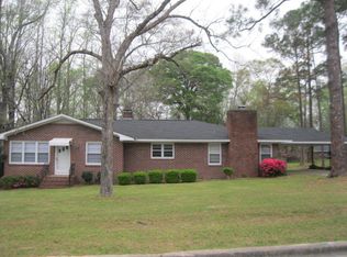 307 Smiley St, Claxton, GA 30417