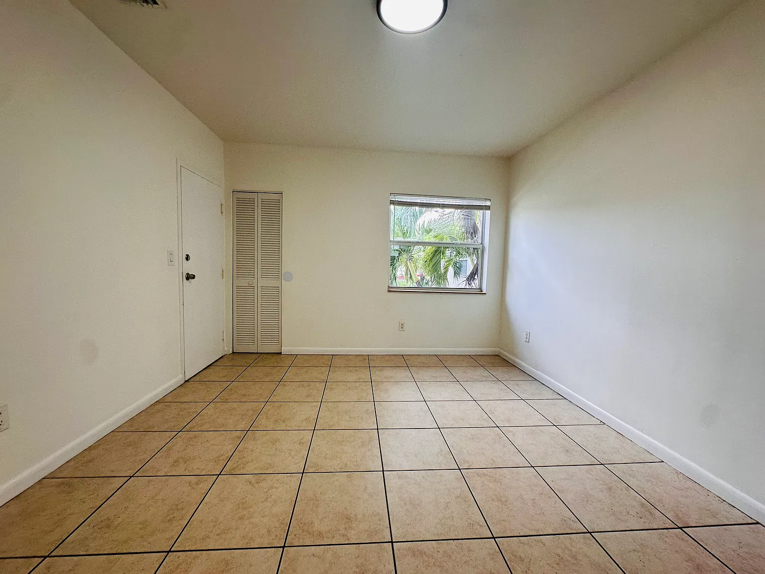 2 bed, 975 sqft, $2,050 — Photo 3