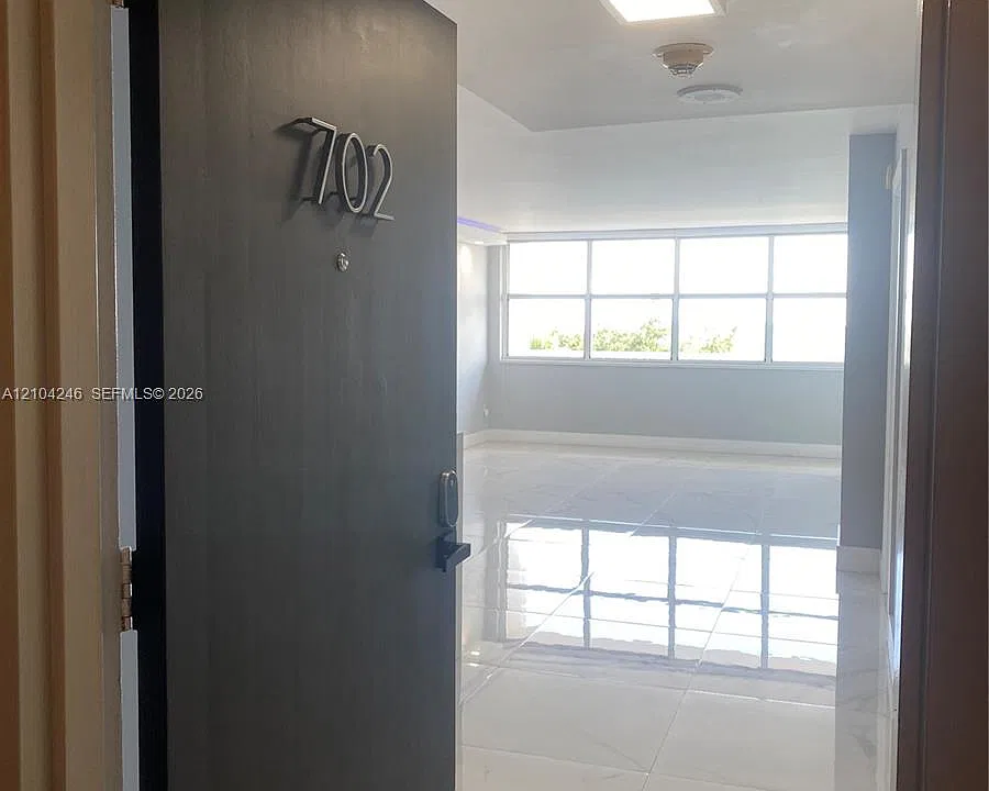 1420 Brickell Bay Dr #702E