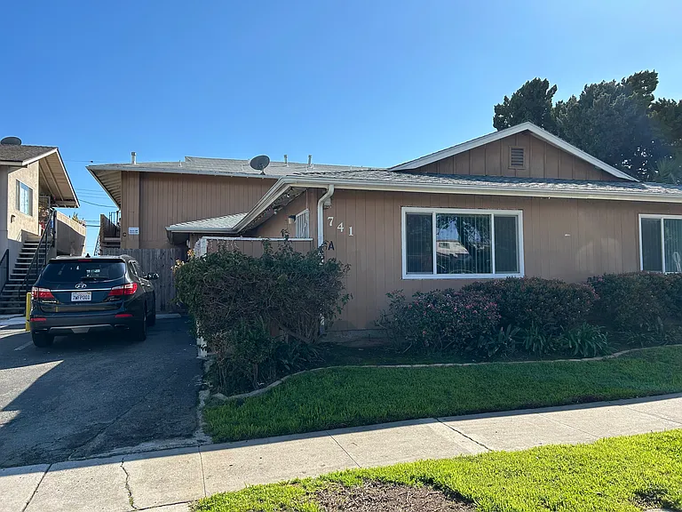 741 Shalimar Dr #B — Photo 3