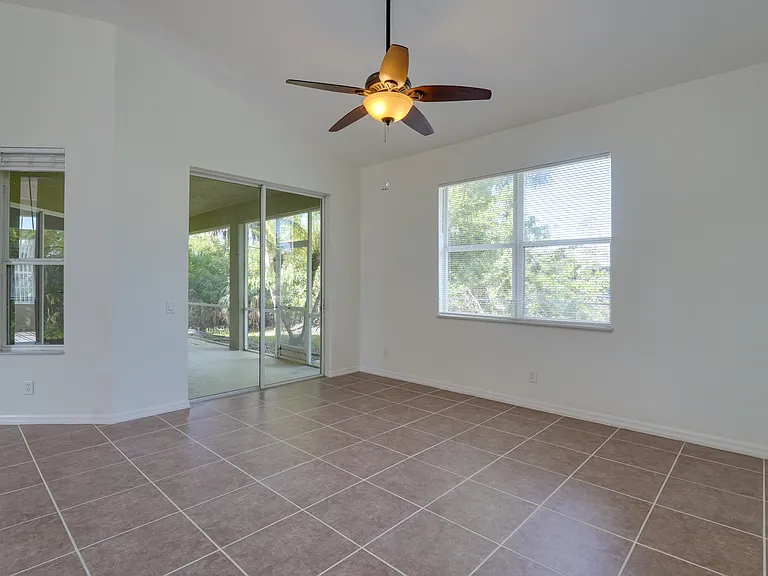 5279 Lovett Rd — Photo 21