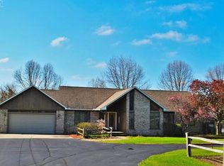 12074 Parkin Ln, Fenton, MI 48430