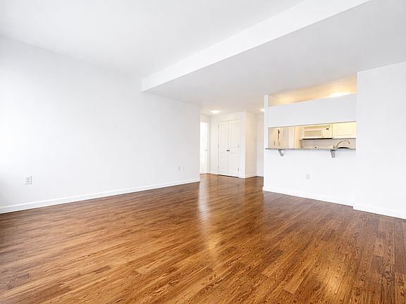 3rd image of 401 W 22nd St APT 6G