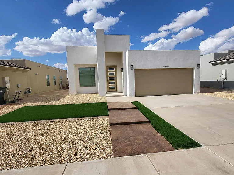 13865 Lorenz Ave — Photo 3