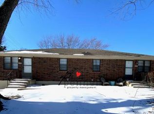 1039 SW Kingscross Rd, Blue Springs, MO 64014
