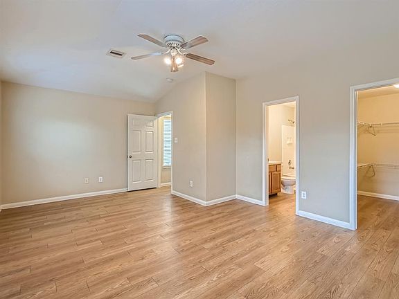 Bedroom 1/ Closet/ Bathroom