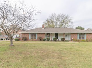 141 Thomas Cir, Columbus, MS 39705
