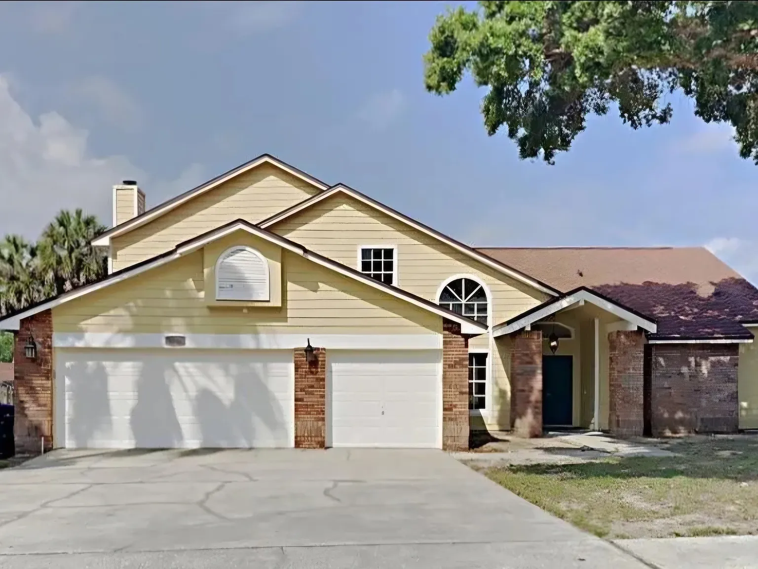 4 bed, 2.5 bath, 2668 sqft, $3,200 — Photo 1