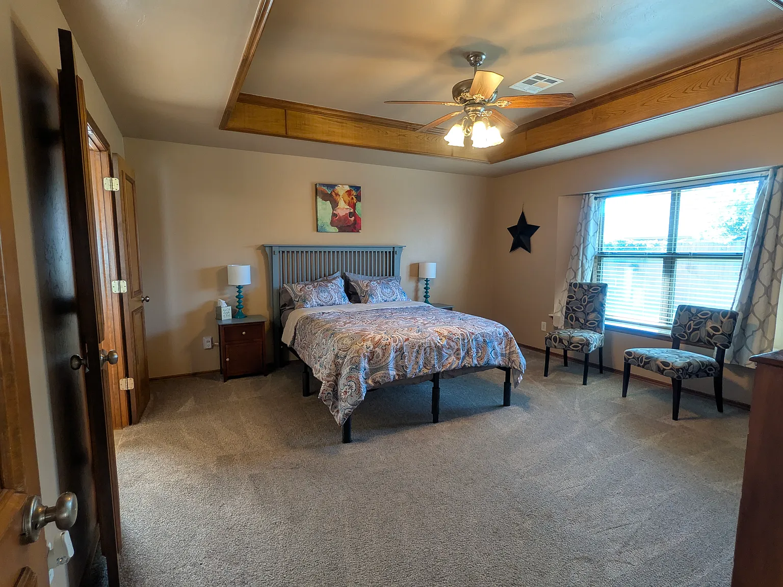 4 bed, 2110 sqft, $2,695 — Photo 2