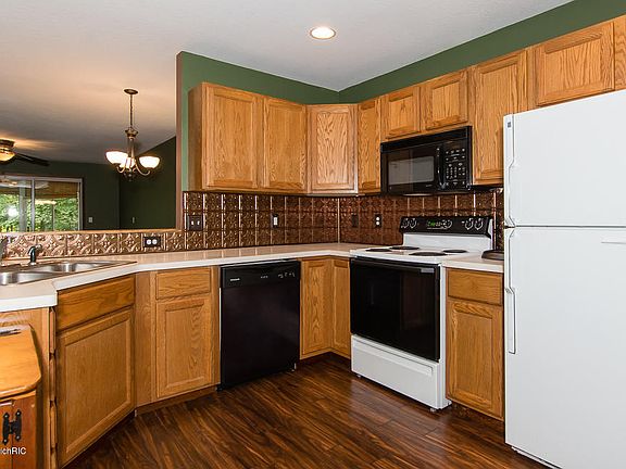 5th image of 126 Forestview Dr