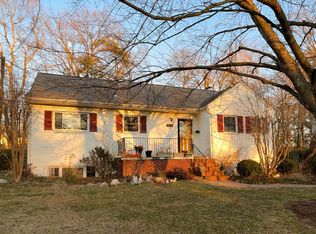 6407 Eppard St, Falls Church, VA 22044