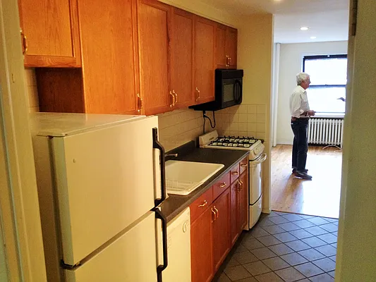 Rented by Remax Real Estate Professionals | media 15