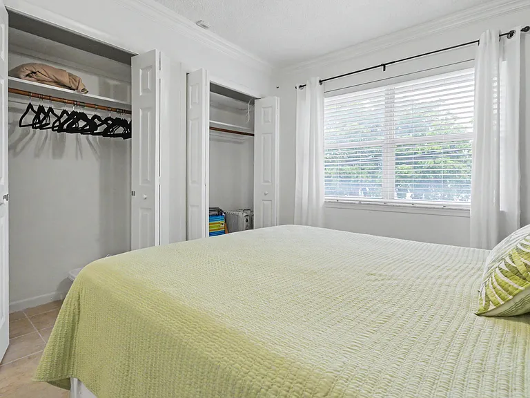 2701 NE 1st St #201 — Photo 10