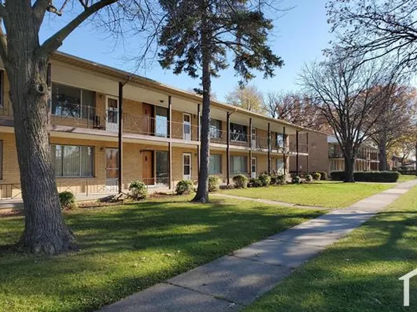 23800 Kelly Rd APT 10, Eastpointe, MI 48021