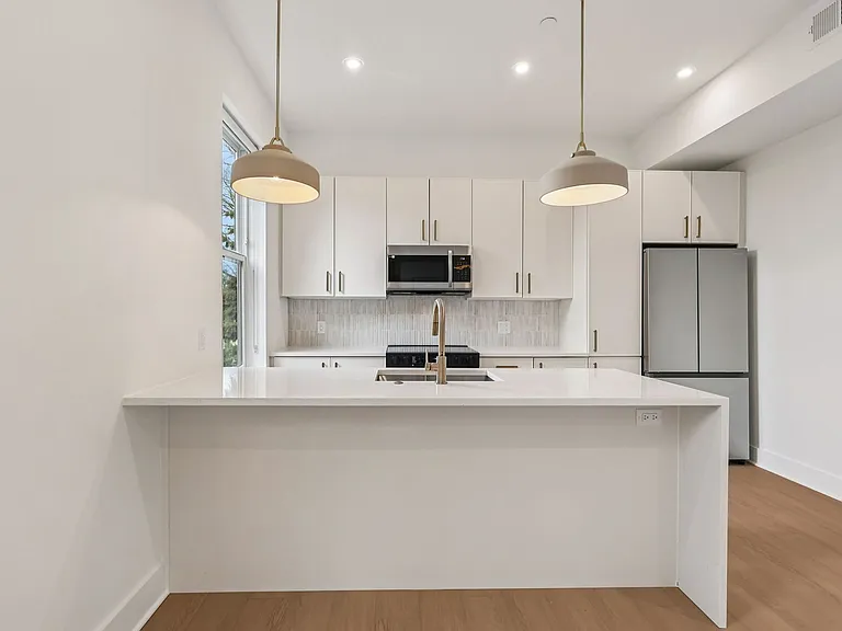 20 West — Photo 294