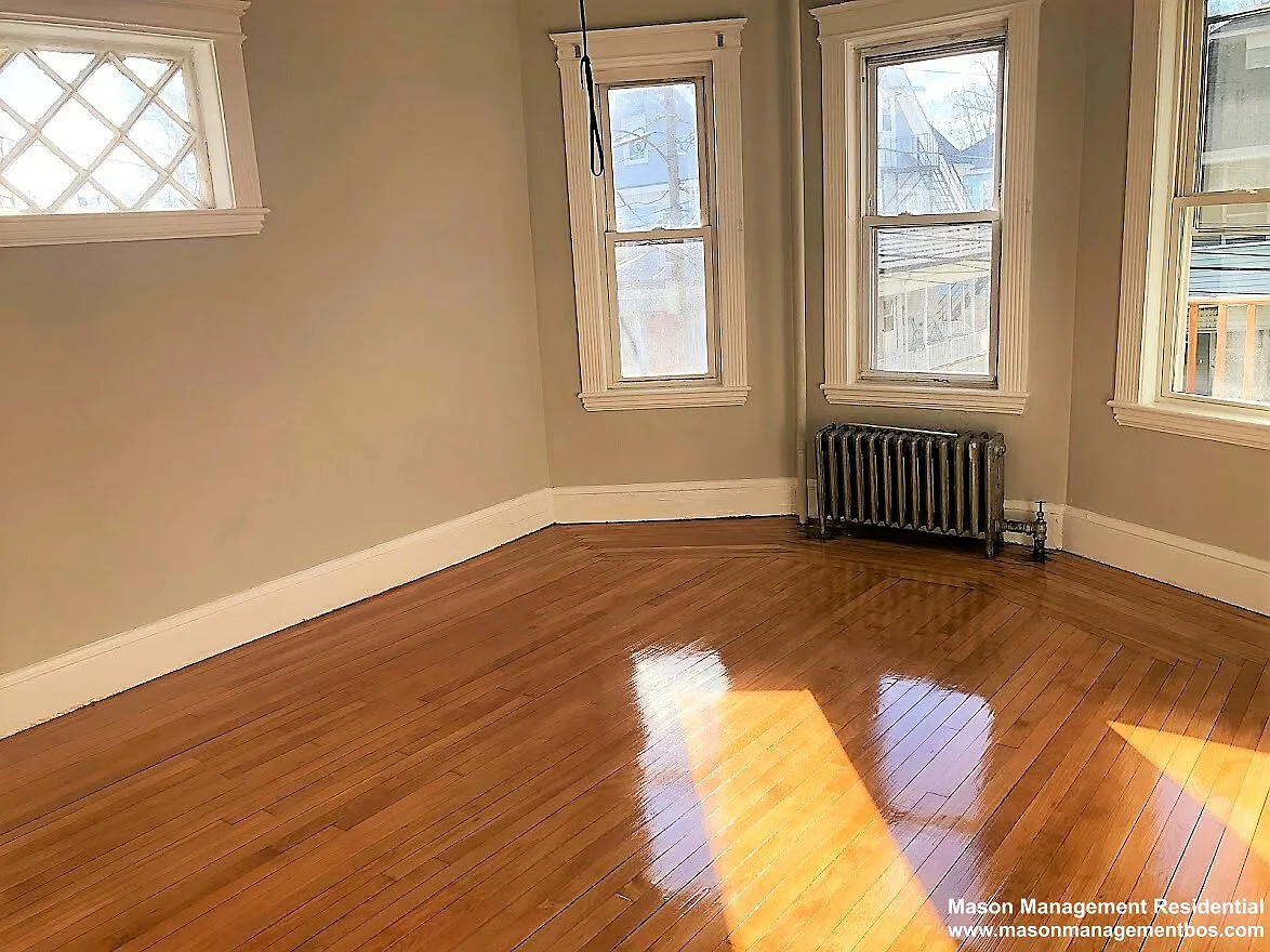 3 bed, 9999 sqft, $2,500 — Photo 4