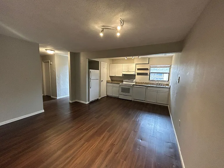 2811 SW Archer Rd #C18 — Photo 6