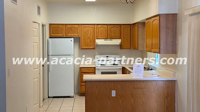 2 bed, 2.5 bath, 1054 sqft, $1,250 — Photo 3