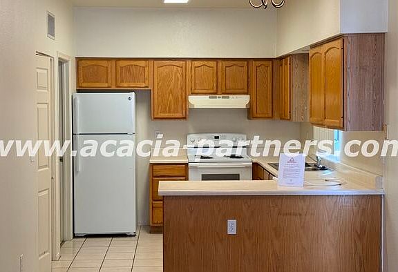5th image of 4242 E Monte Vista Dr Unit 4