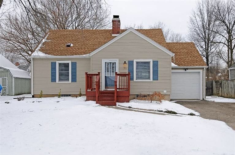 1st image of 71 Laura Ave