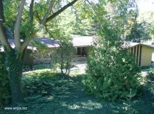 1000 Murray Hill Rd, Highland, MI 48357