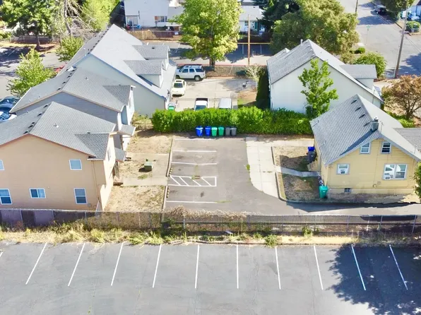 8421 SE Insley St, Portland, OR 97266