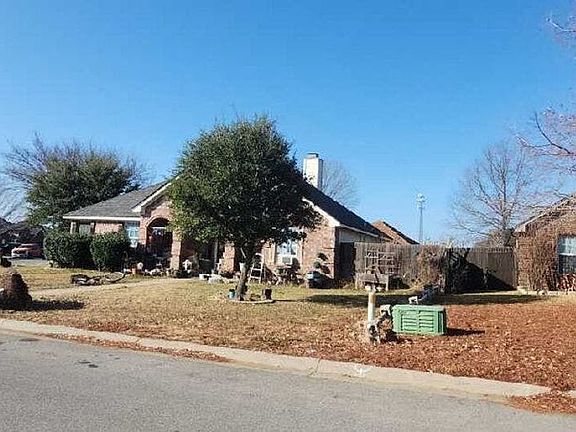 2nd image of 820 Meadowview Ct