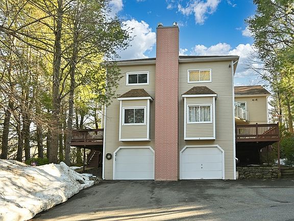 2nd image of 6 Whalers Ln #6