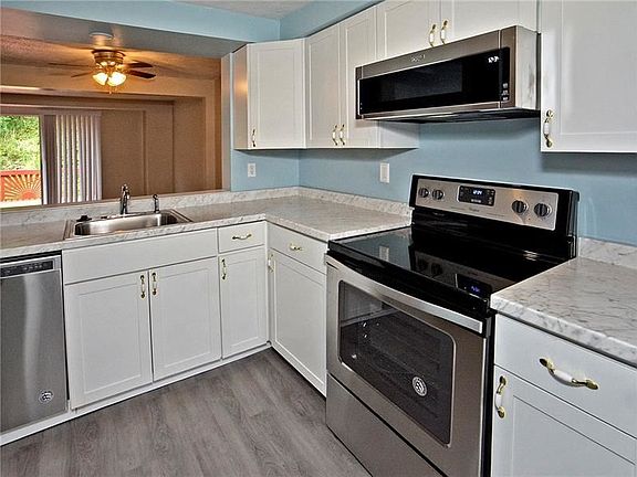 3rd image of 133 Ligonier Ln