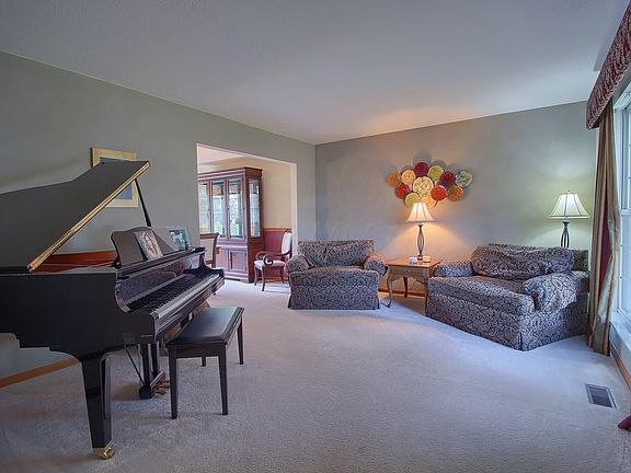 5th image of 9068 Hialeah Ct