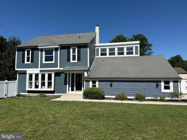 20 Rose Ct, Mount Laurel, NJ 08054