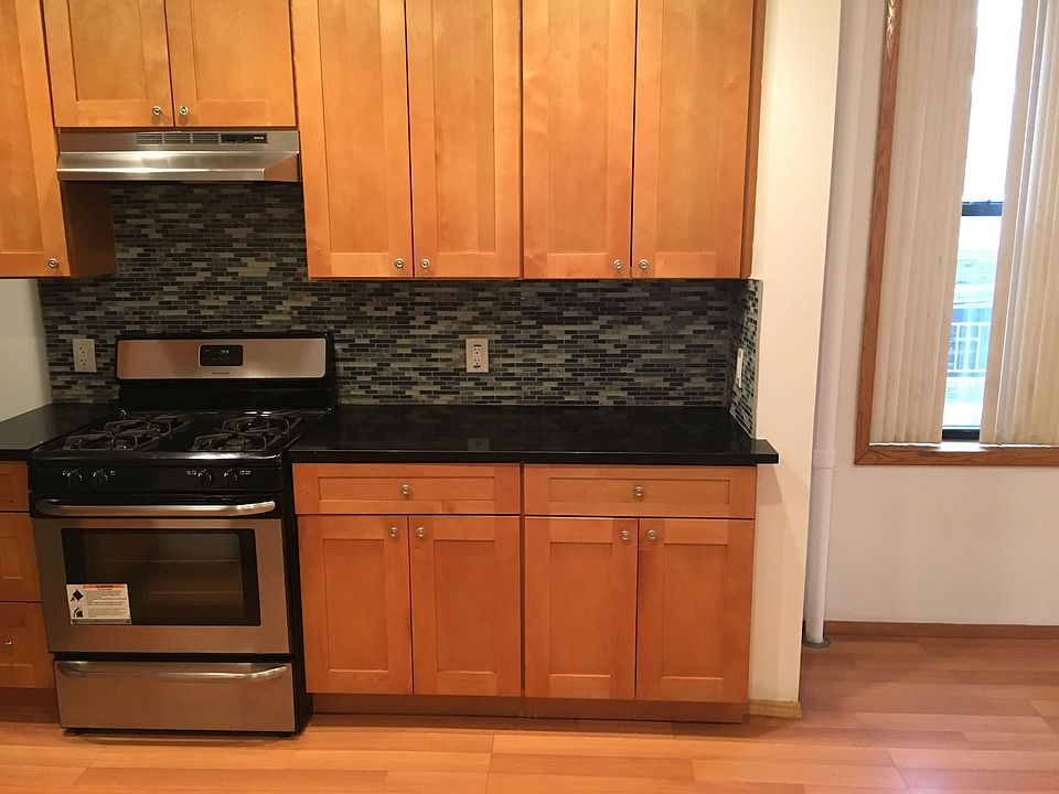 1st image of 3104 33rd St APT 1B