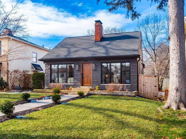 221 S Roosevelt Ave, Columbus, OH 43209