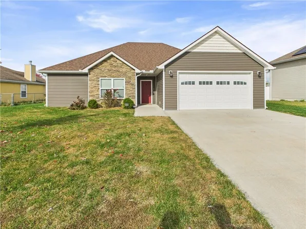 1604 W 6th Street Ter, Knob Noster, MO 65336