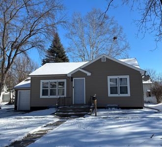 825 Ivy Ln SE, Hutchinson, MN, 55350